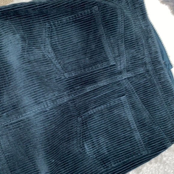 High-Waisted Corduroy Mini Skirt - Picture 3 of 6